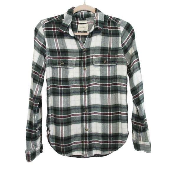 American Eagle Outfitters Tops - American Eagle Green flannel classic fit button down shirt Size XS